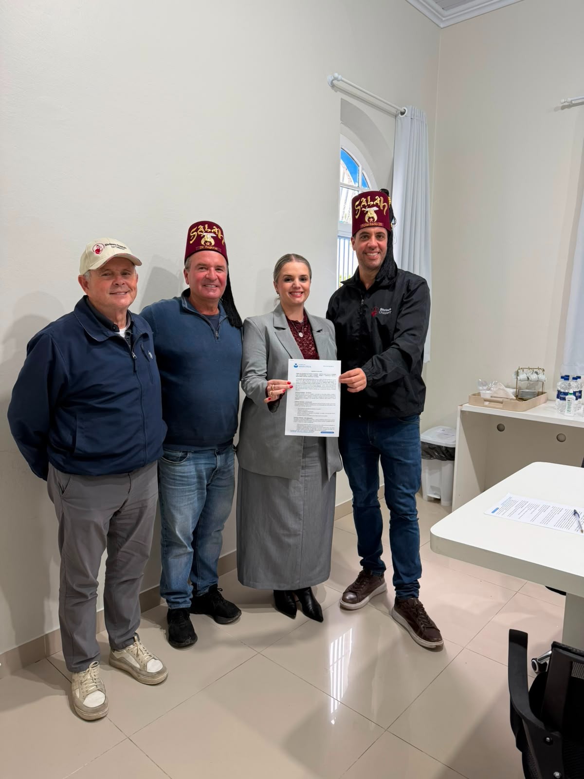 Salah Shriners e Hospital Santa Otília fırmam parceria para ampliar atendimento a crianças do Sul de SC