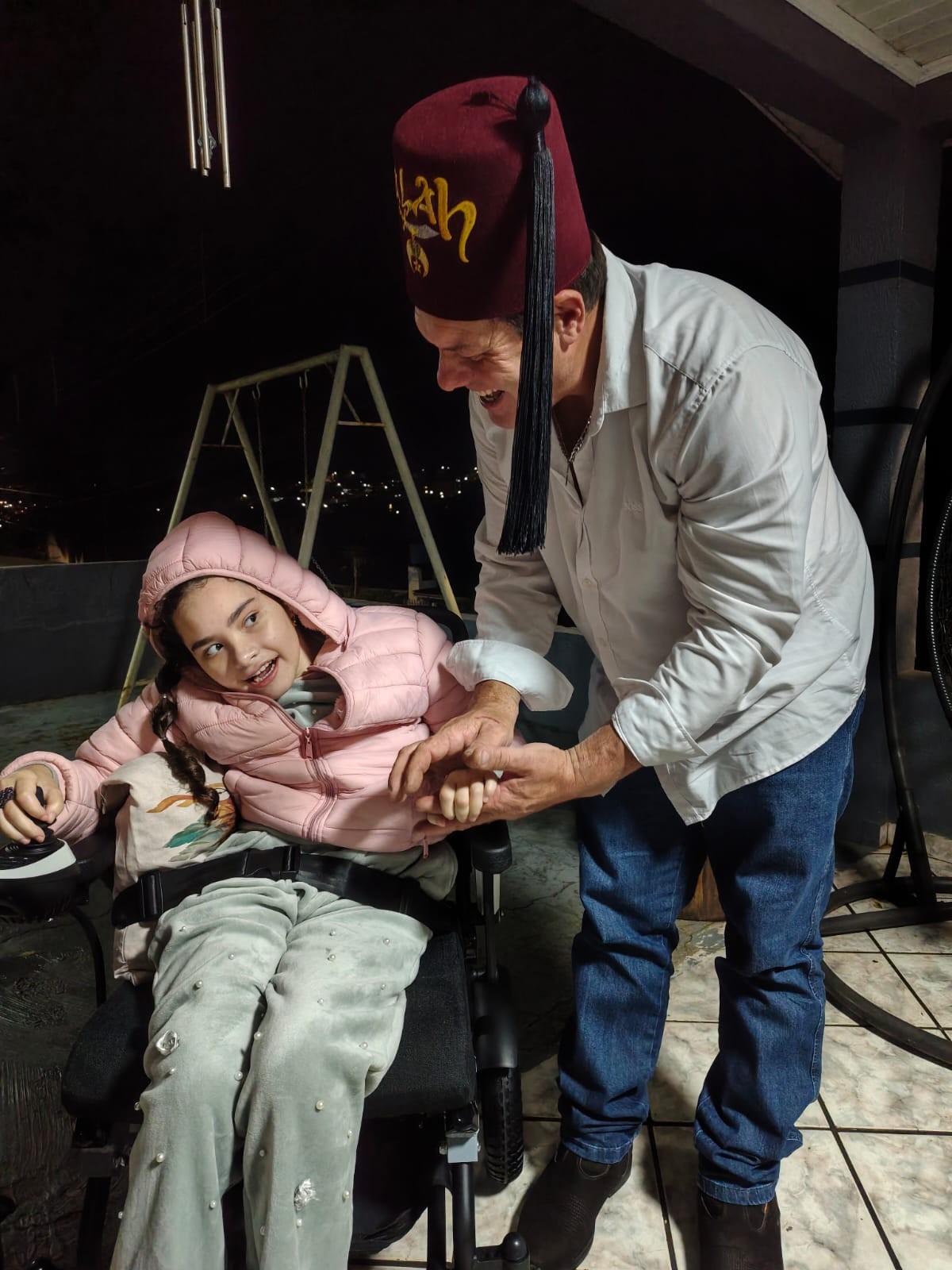 Salah Shriners participa de mobilização solidária em Chapecó e garante cadeira de rodas motorizada para adolescente